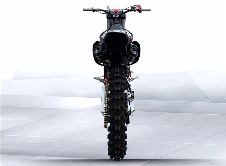 dirt motorbike racing